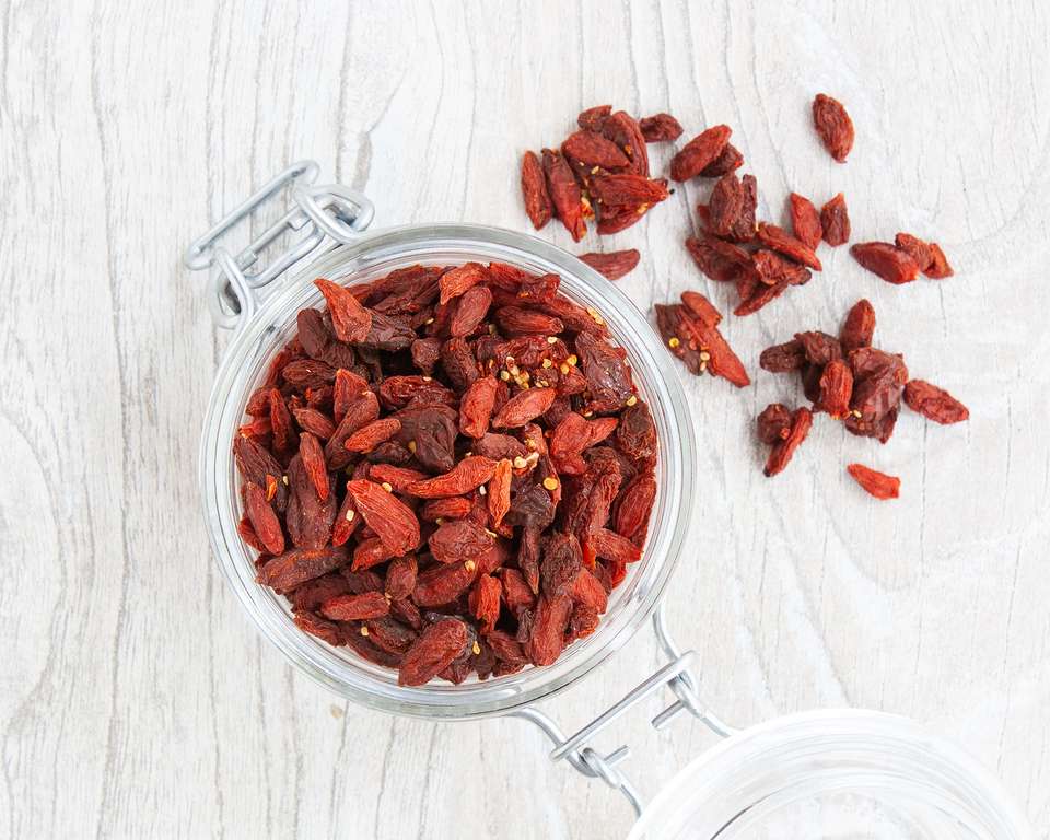 7 Goji Berries Recipes + Benefits of Superfood Goji Berry | Foodaciously