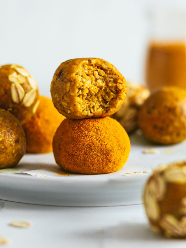 Turmeric Balls (AntiInflamamatory Oat Bites) Foodaciously