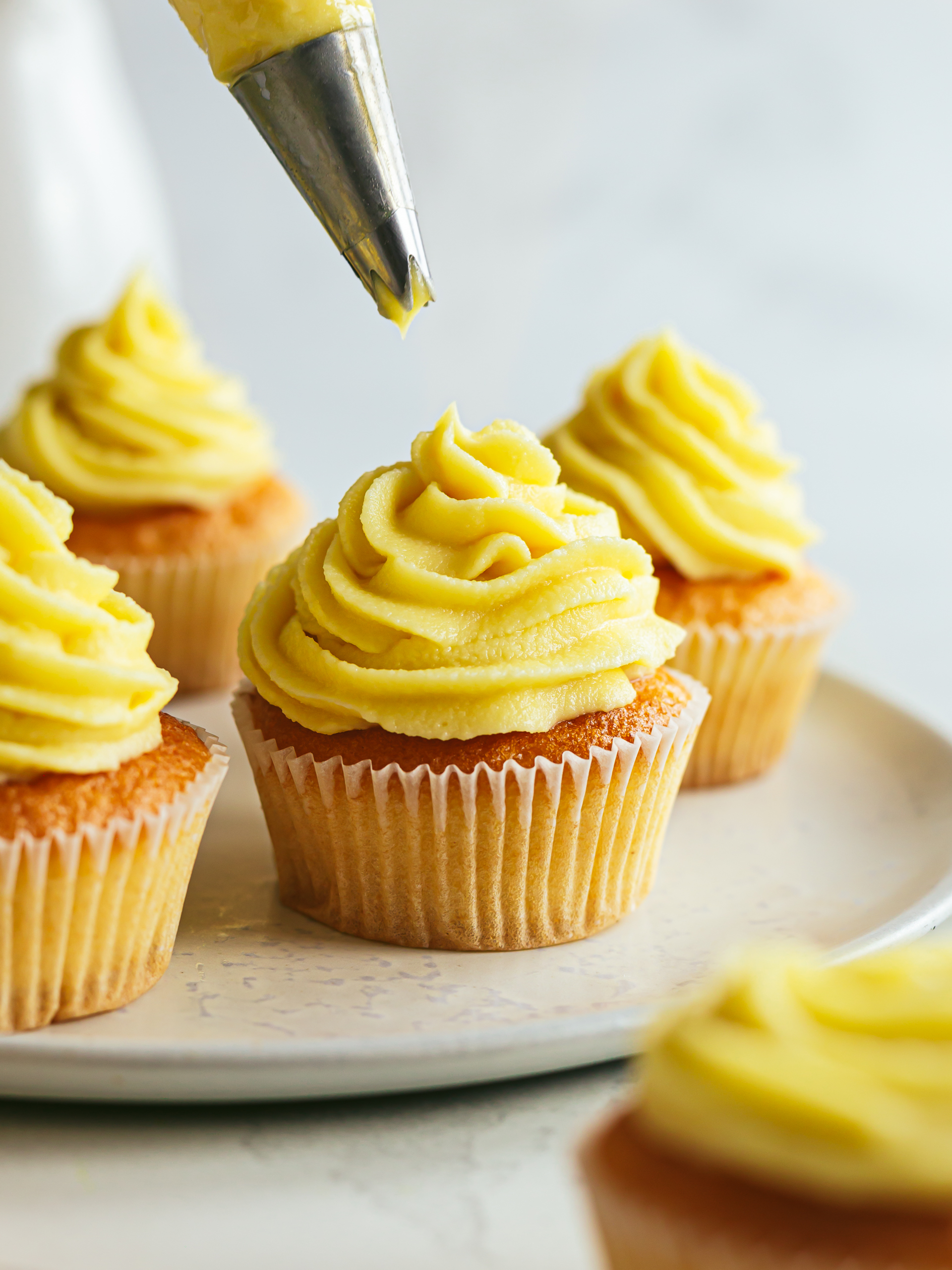 cupcakes with lemon ganache frosting