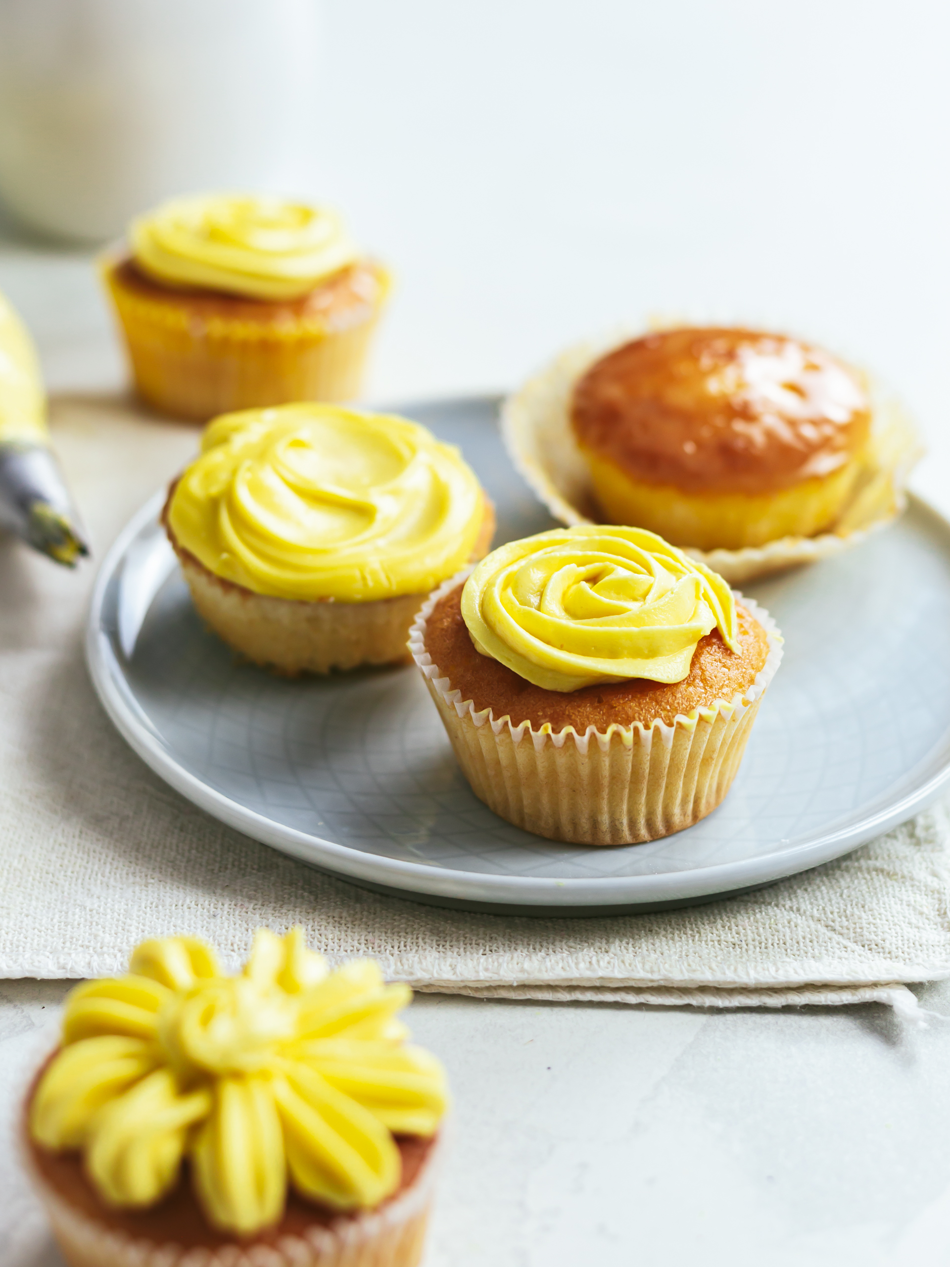 cupcakes with piped lemon ganache