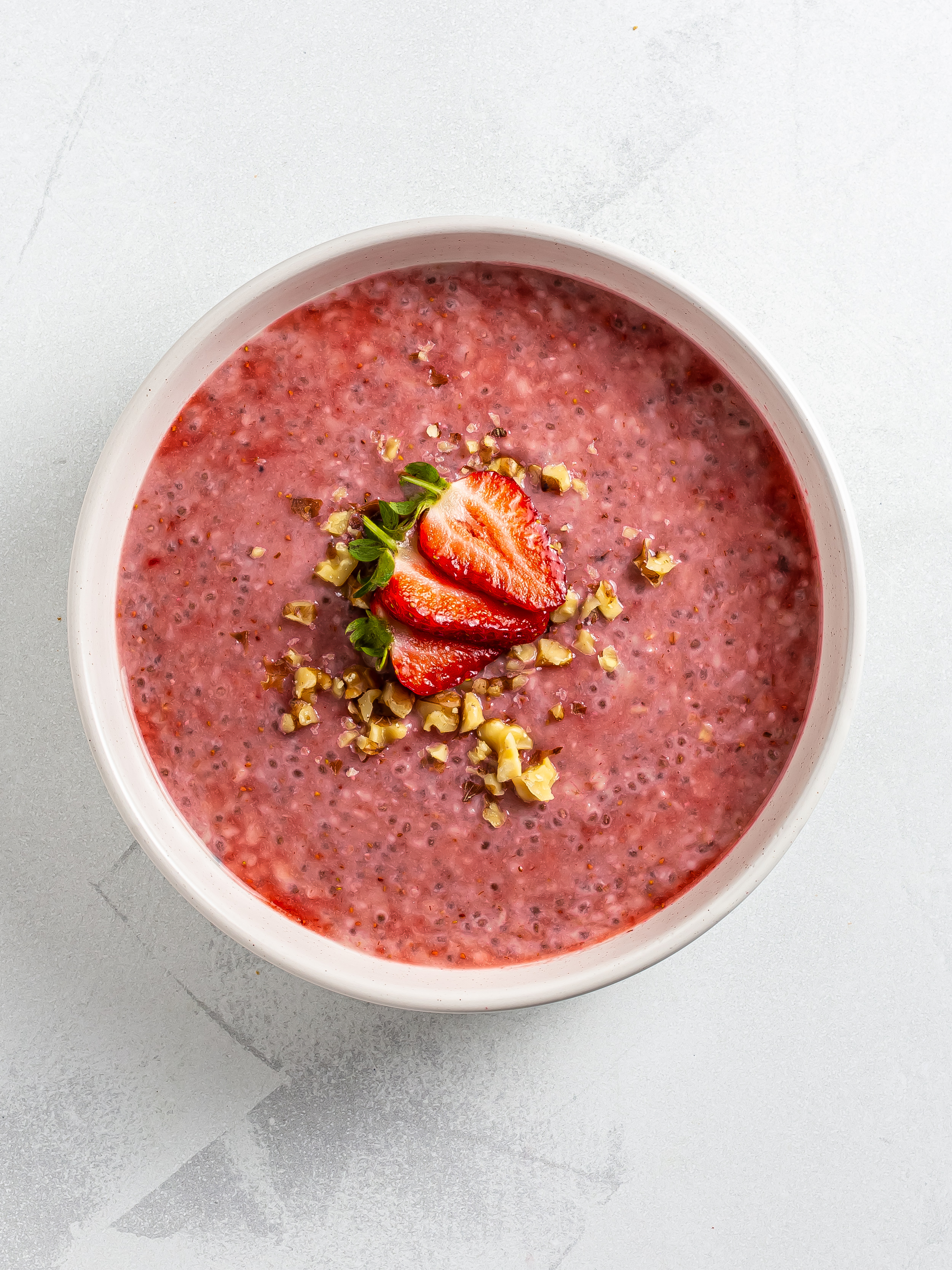 strawberry and walnut oatmeal low fodmap