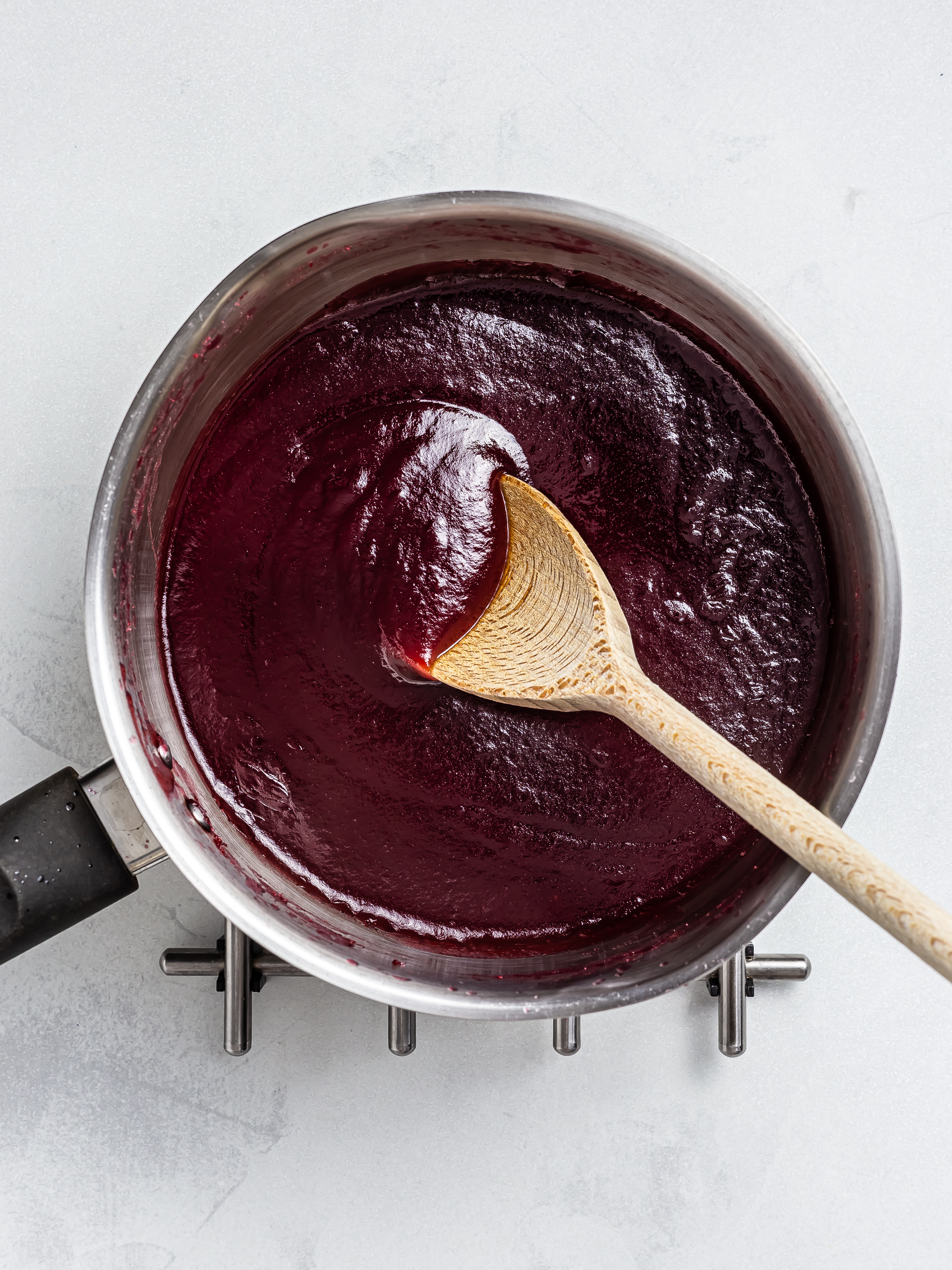 apple raspberry jam in a pot