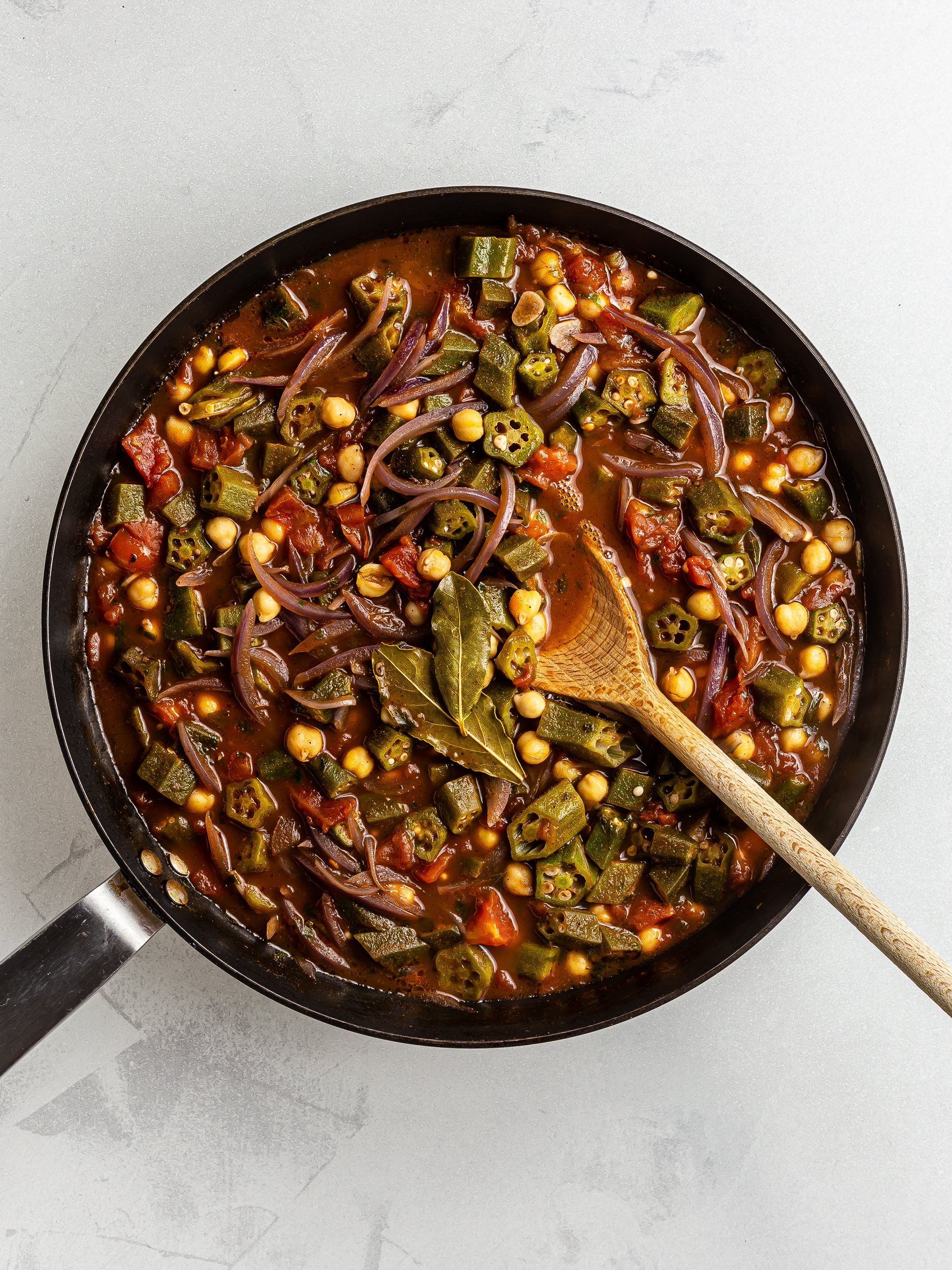 okra stew with chickpeas and tomatoes