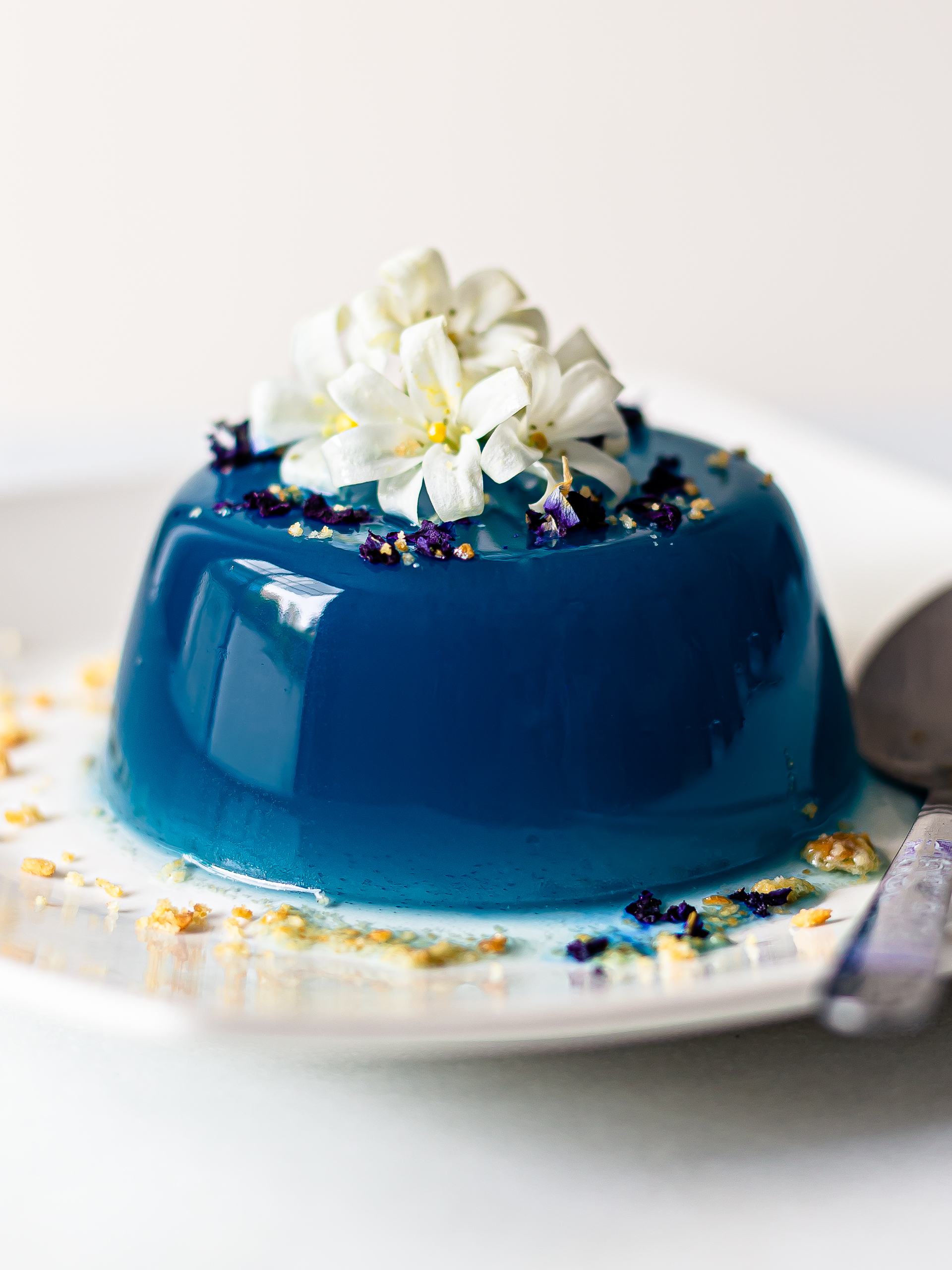 blue pea flower jelly on a plate