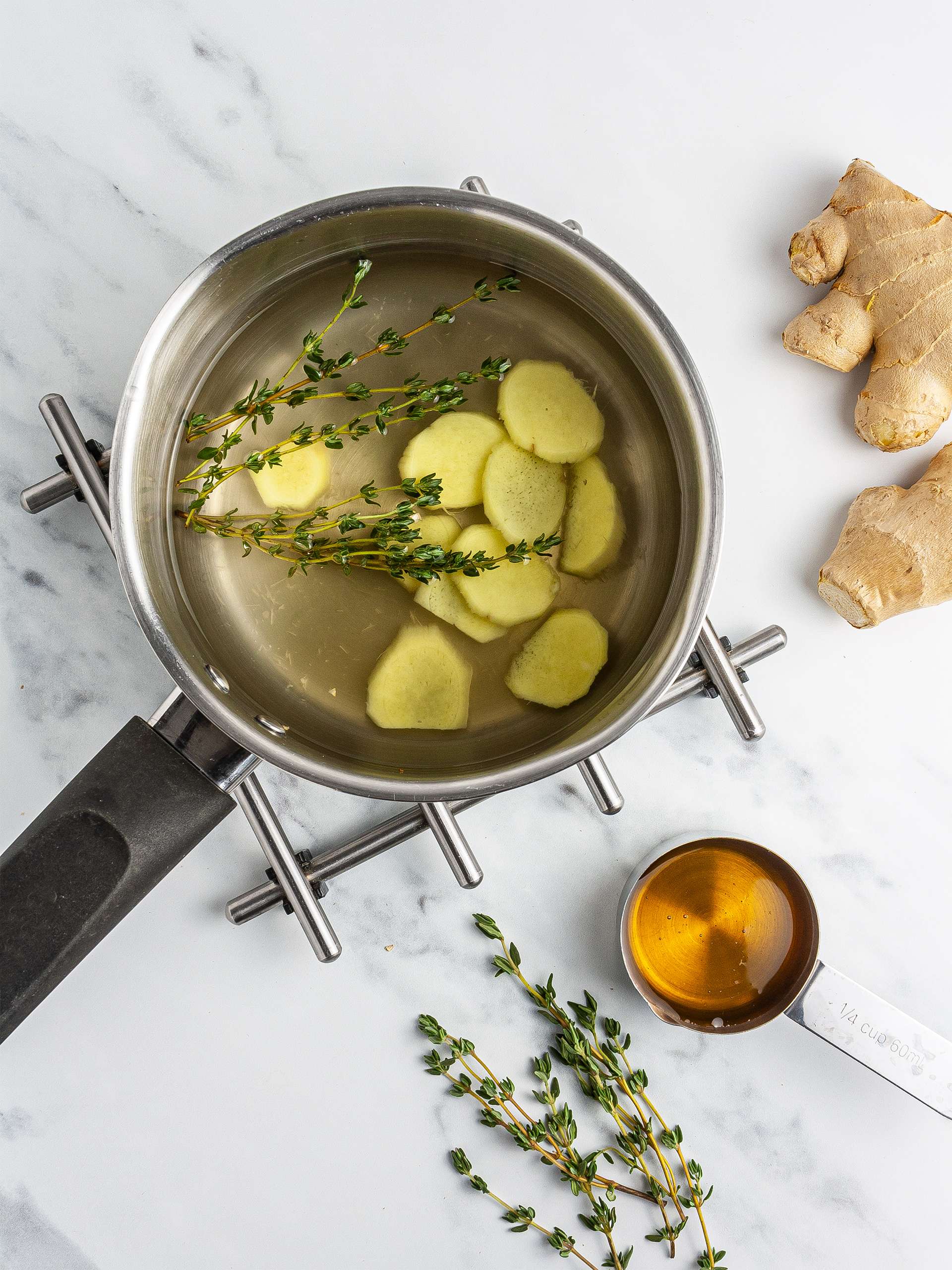 Ginger root tea with honey and thyme