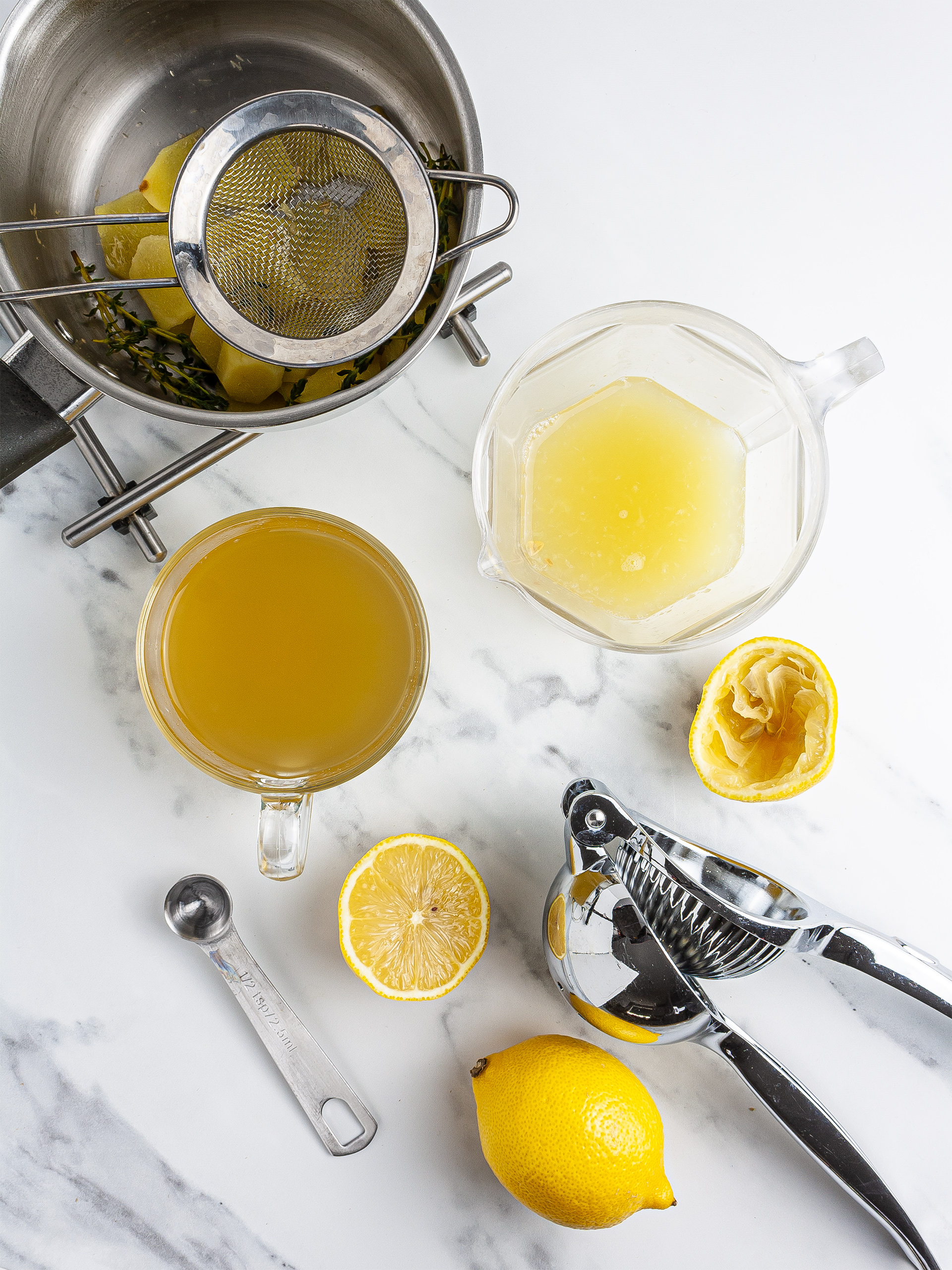 Squeezed lemon juice and filtered ginger tea