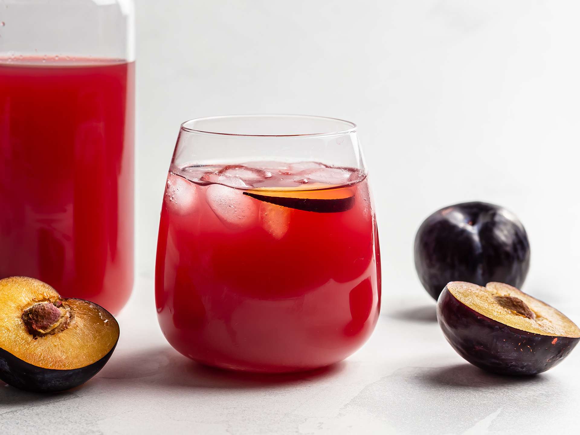 how do you extract juice from a plum