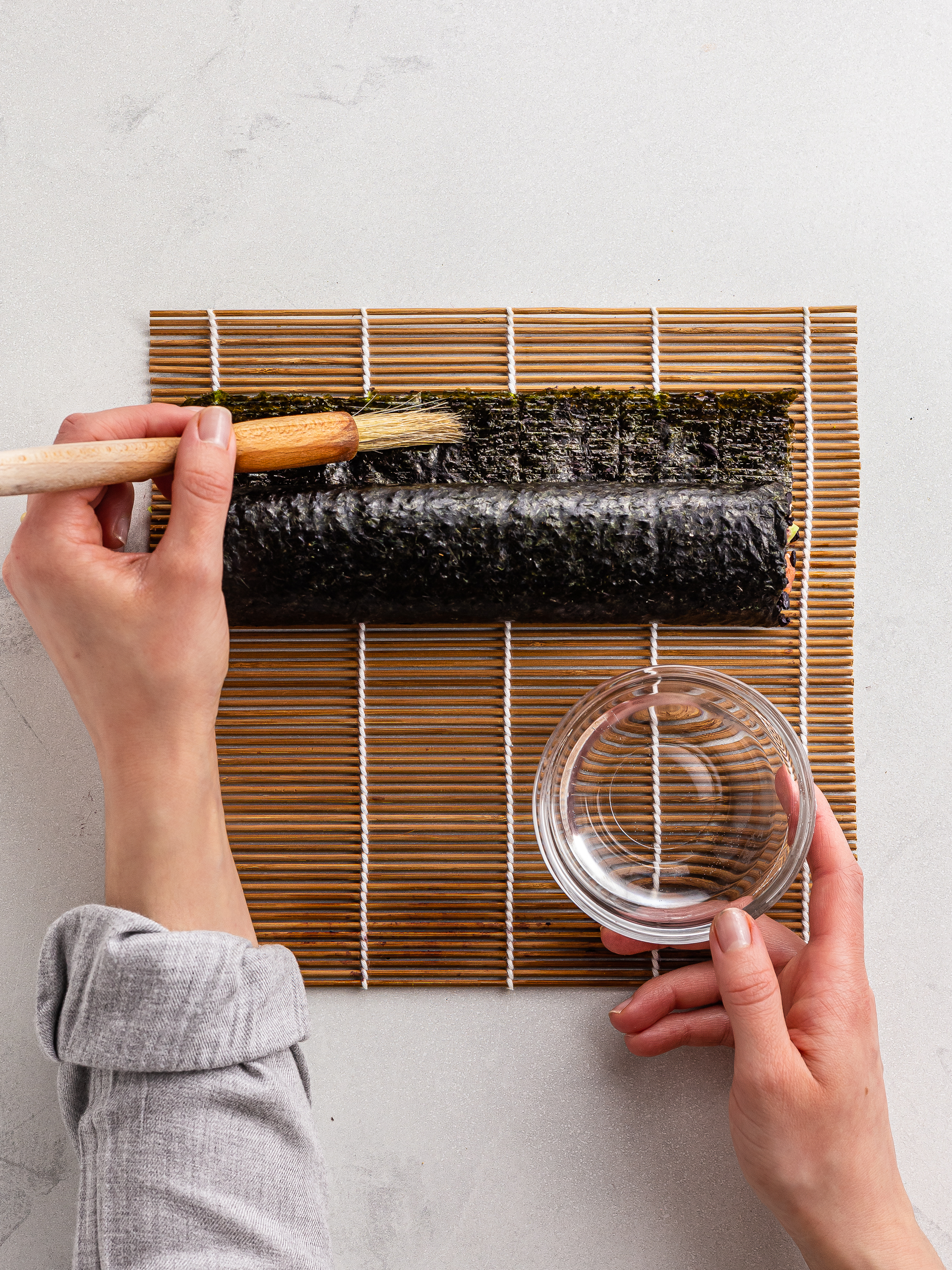 how to seal sushi