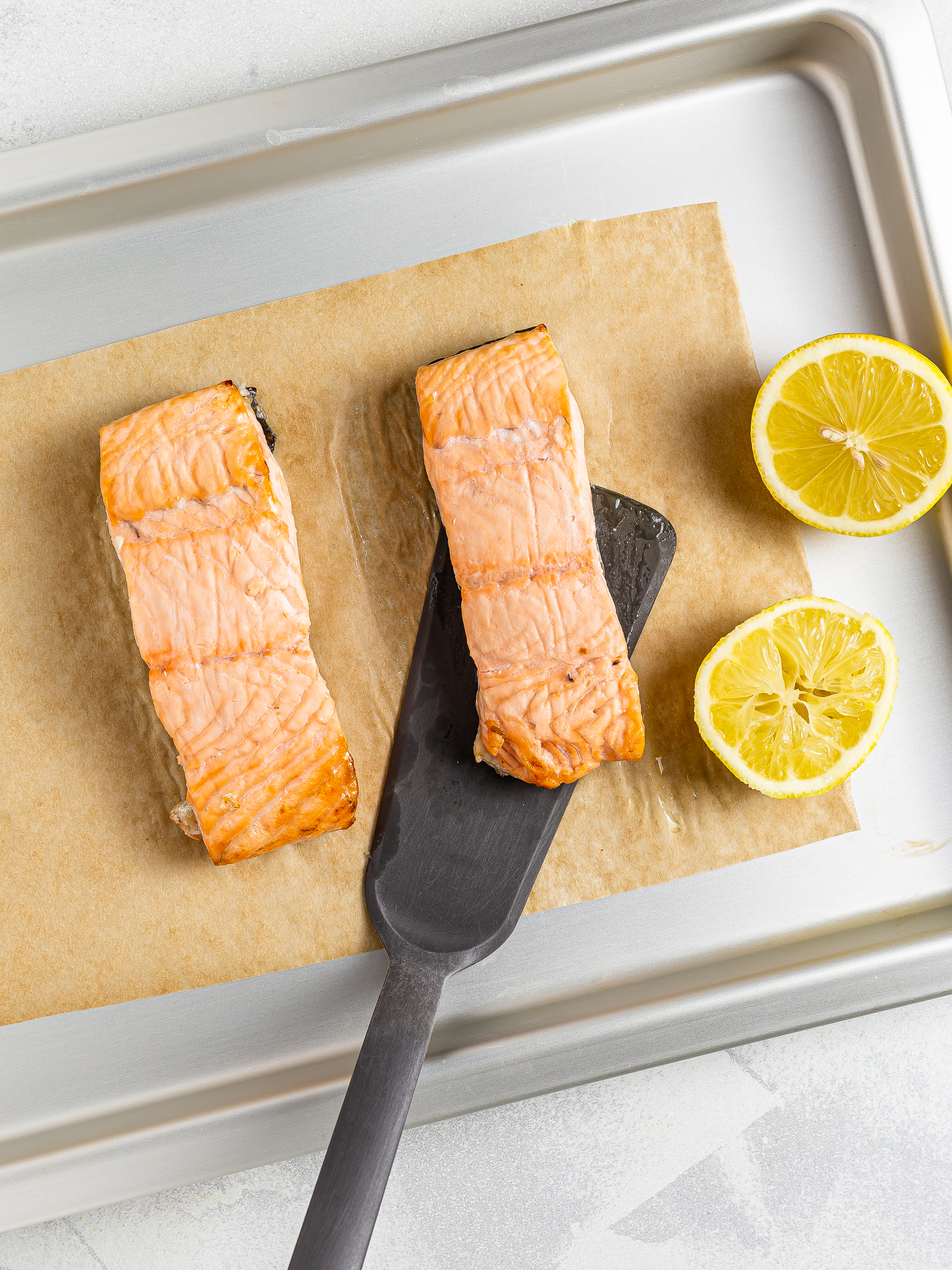 oven baked salmon with lemon juice