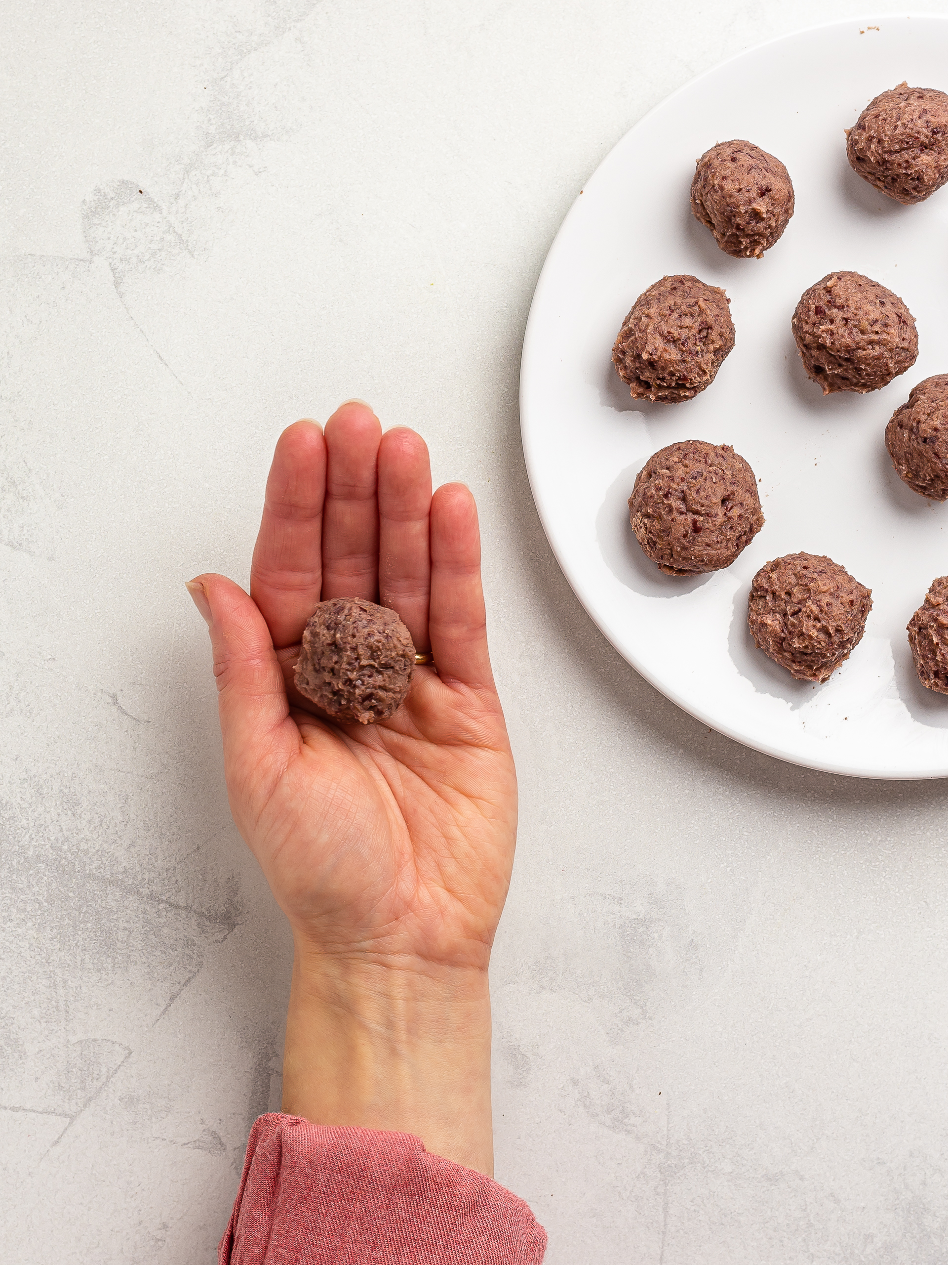 anko paste rolled into balls for manju filling