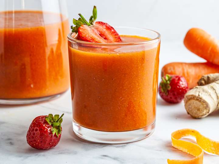 Carrot Strawberry Smoothie Recipe | Foodaciously