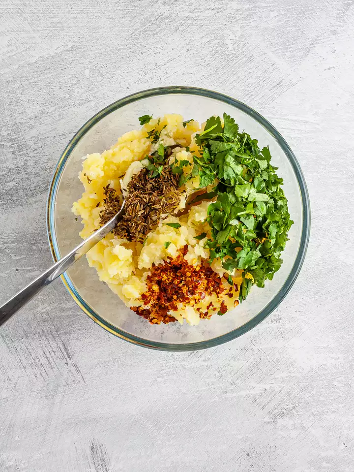 Mashed potatoes with coriander chillies and cumin