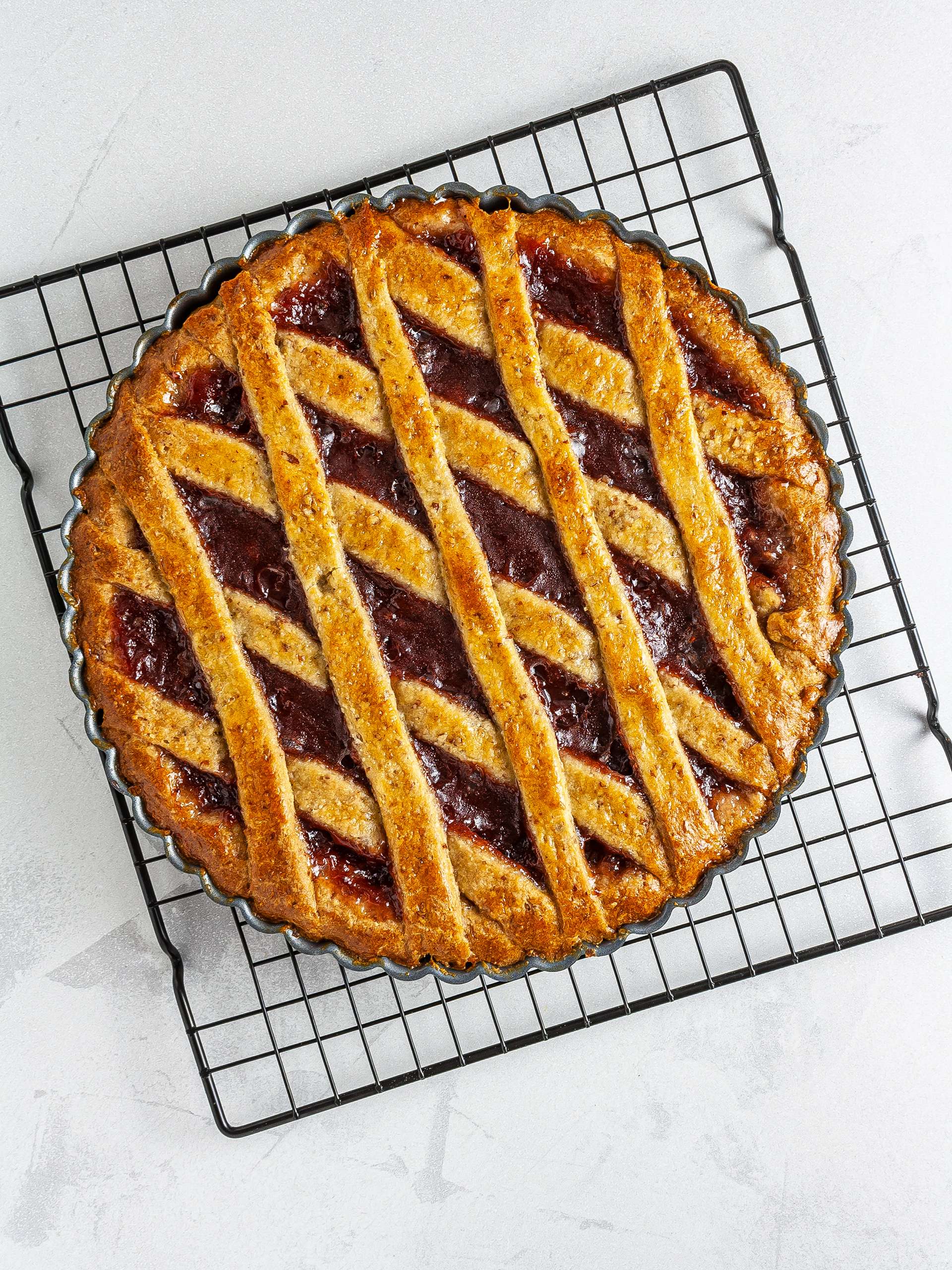 Baked strawberry jam pie