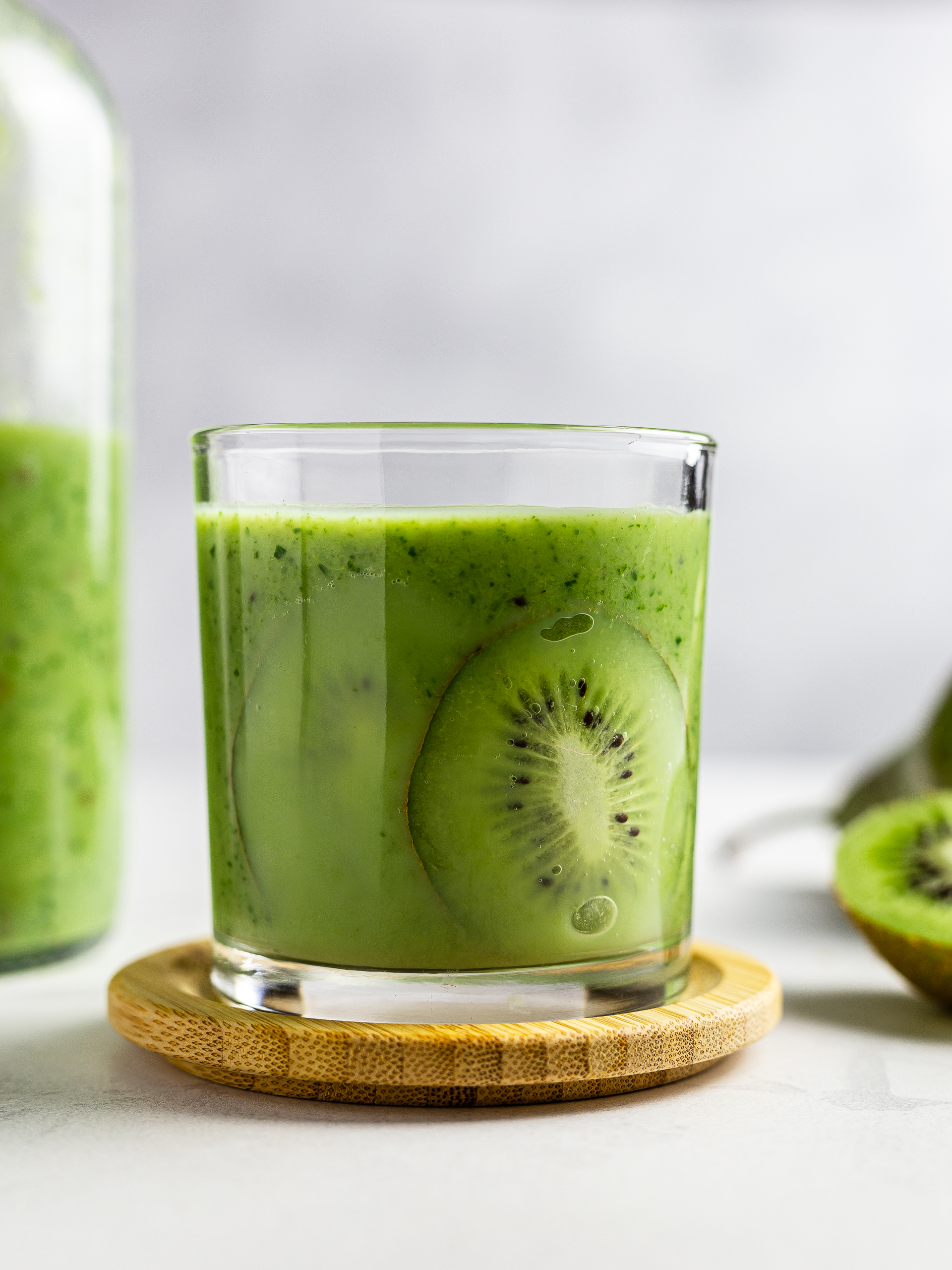 10 solid reasons to eat one kiwi every day​