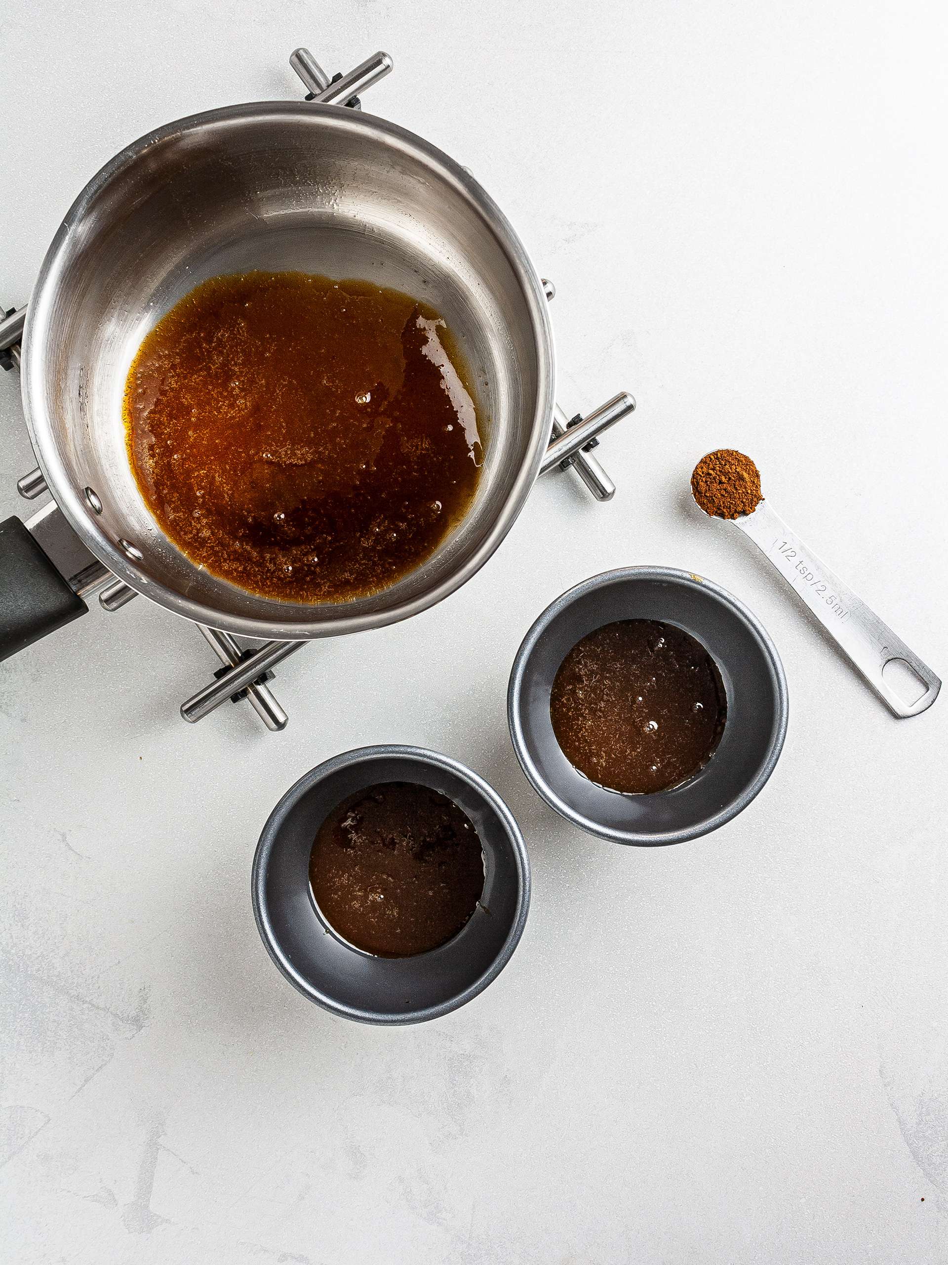 Coffee caramel in ramekins