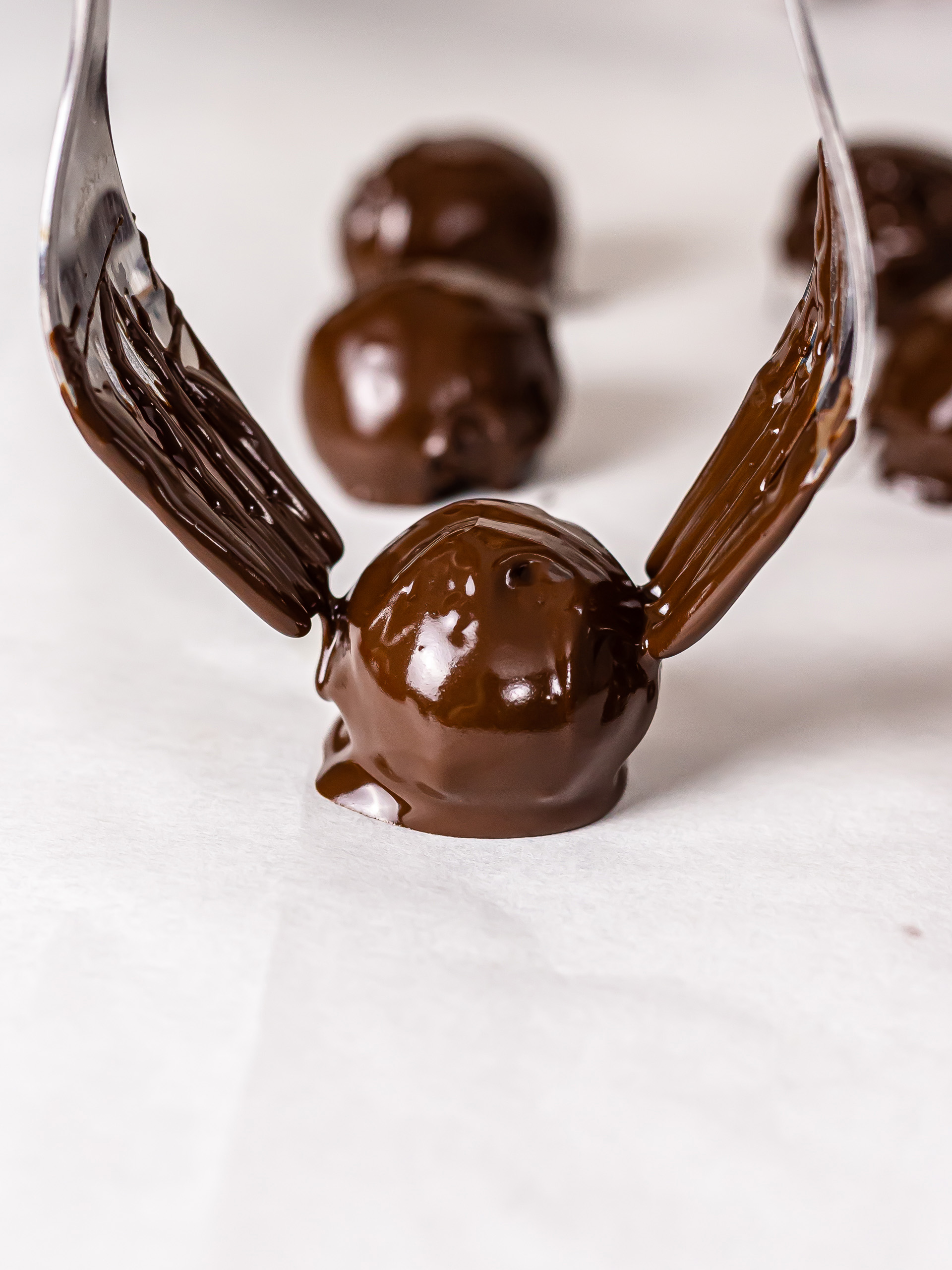 chocolate-coated biscoff truffles