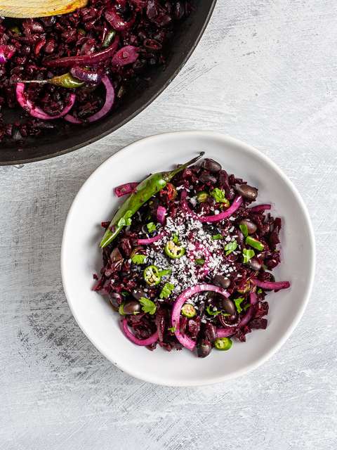 Beetroot Poriyal with Black Beans Recipe | Foodaciously