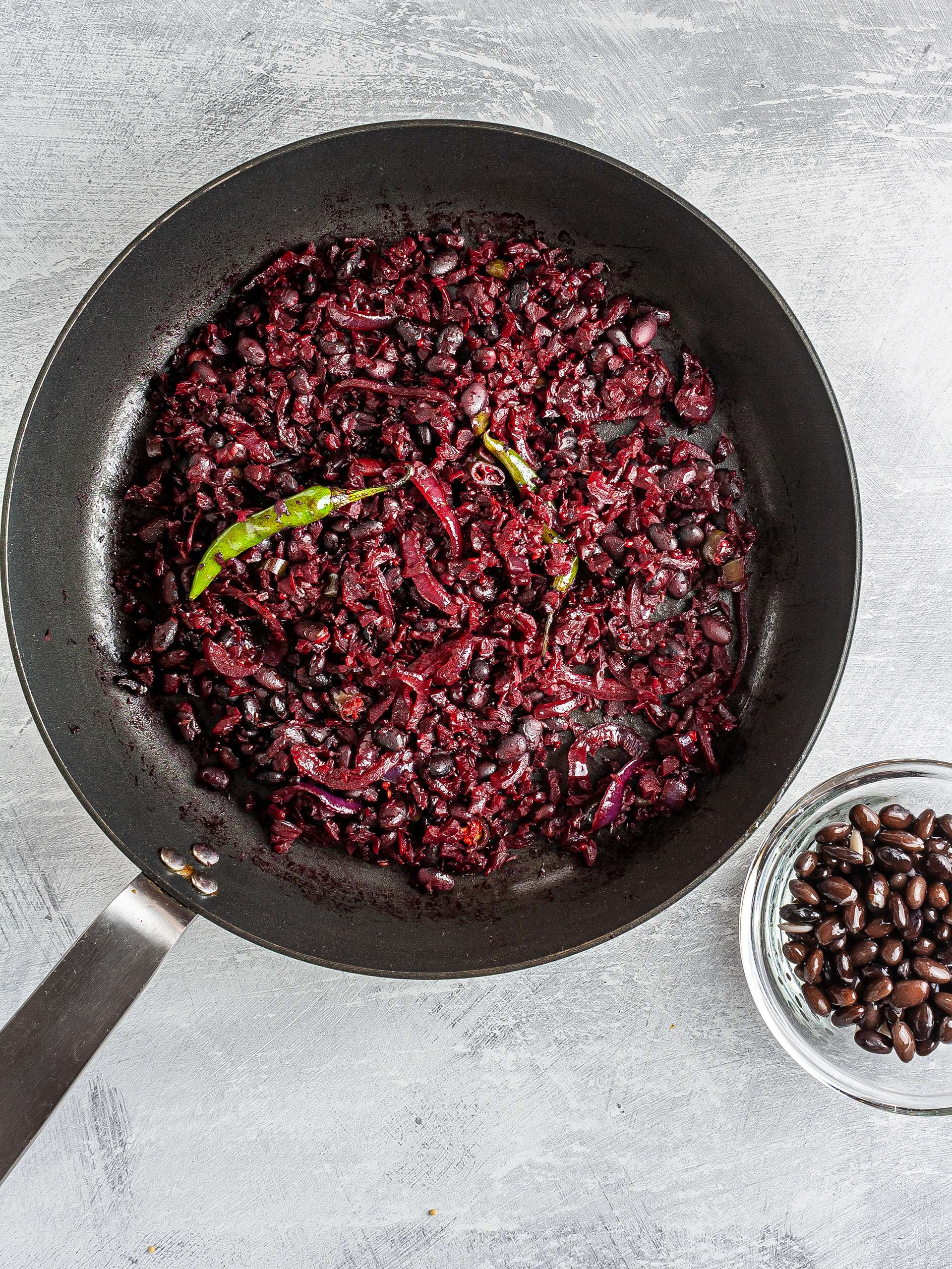 Cooked beetroots and black beans