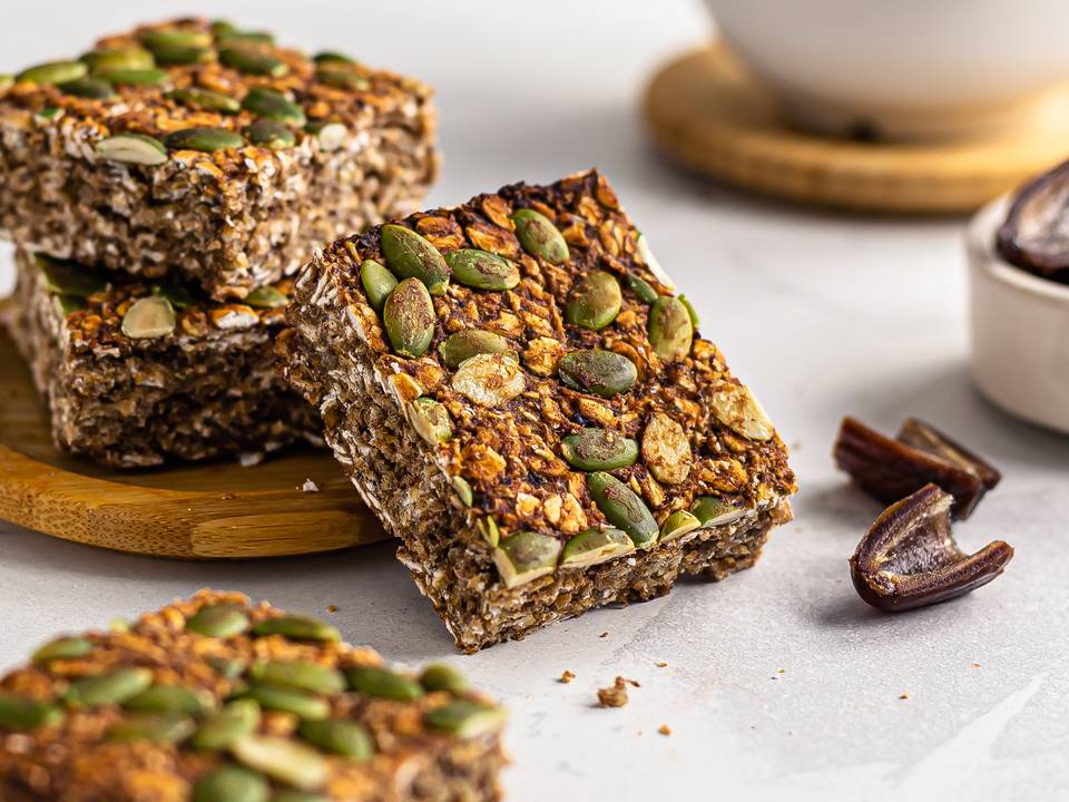 Healthy Sugar-Free Banana and Date Flapjack Recipe | Foodaciously