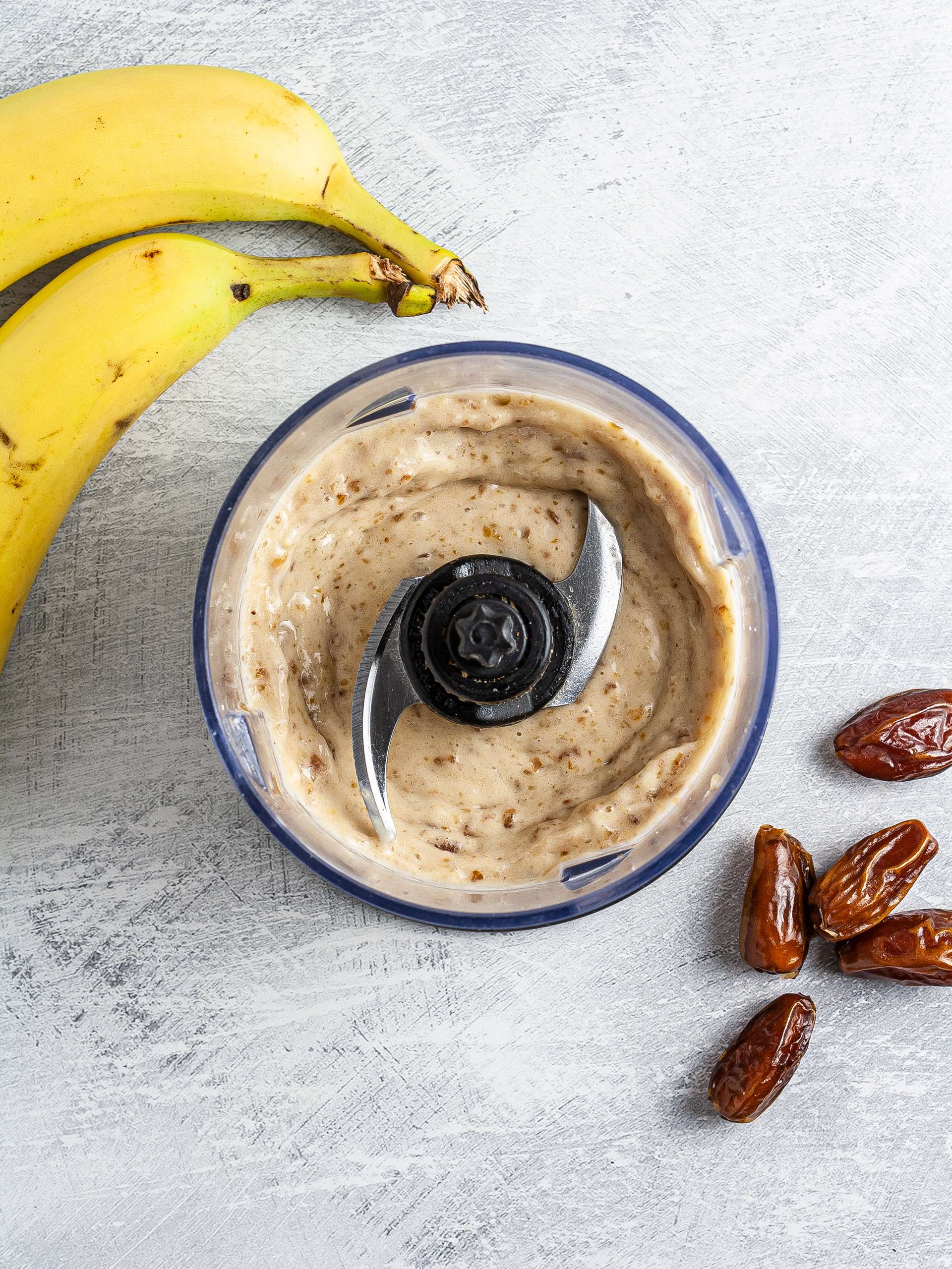 Blended bananas and dates