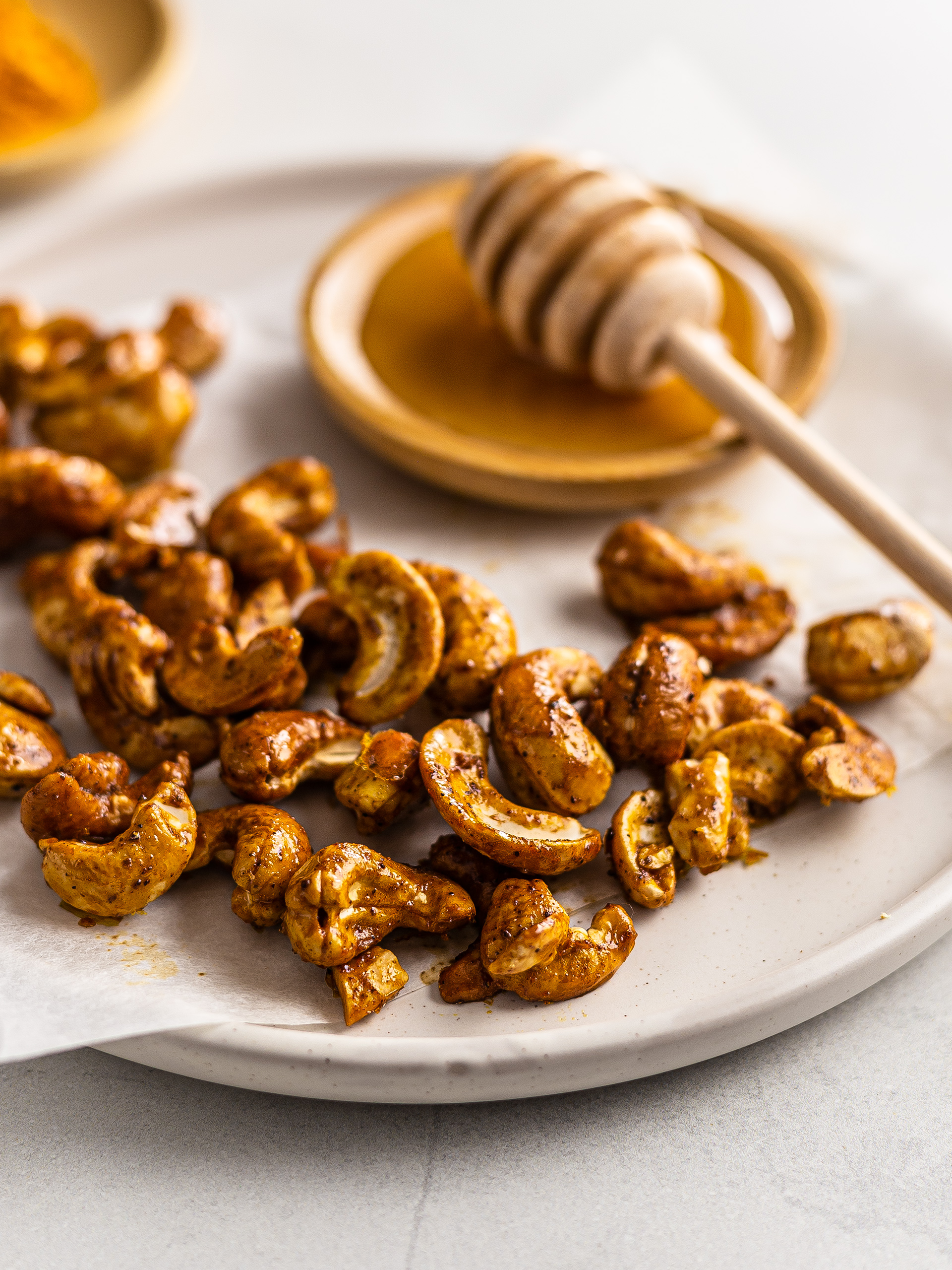 Turmeric Honey-Roasted Cashews