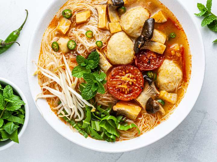 Vietnamese King Oyster and Crab Bún Riêu Foodaciously