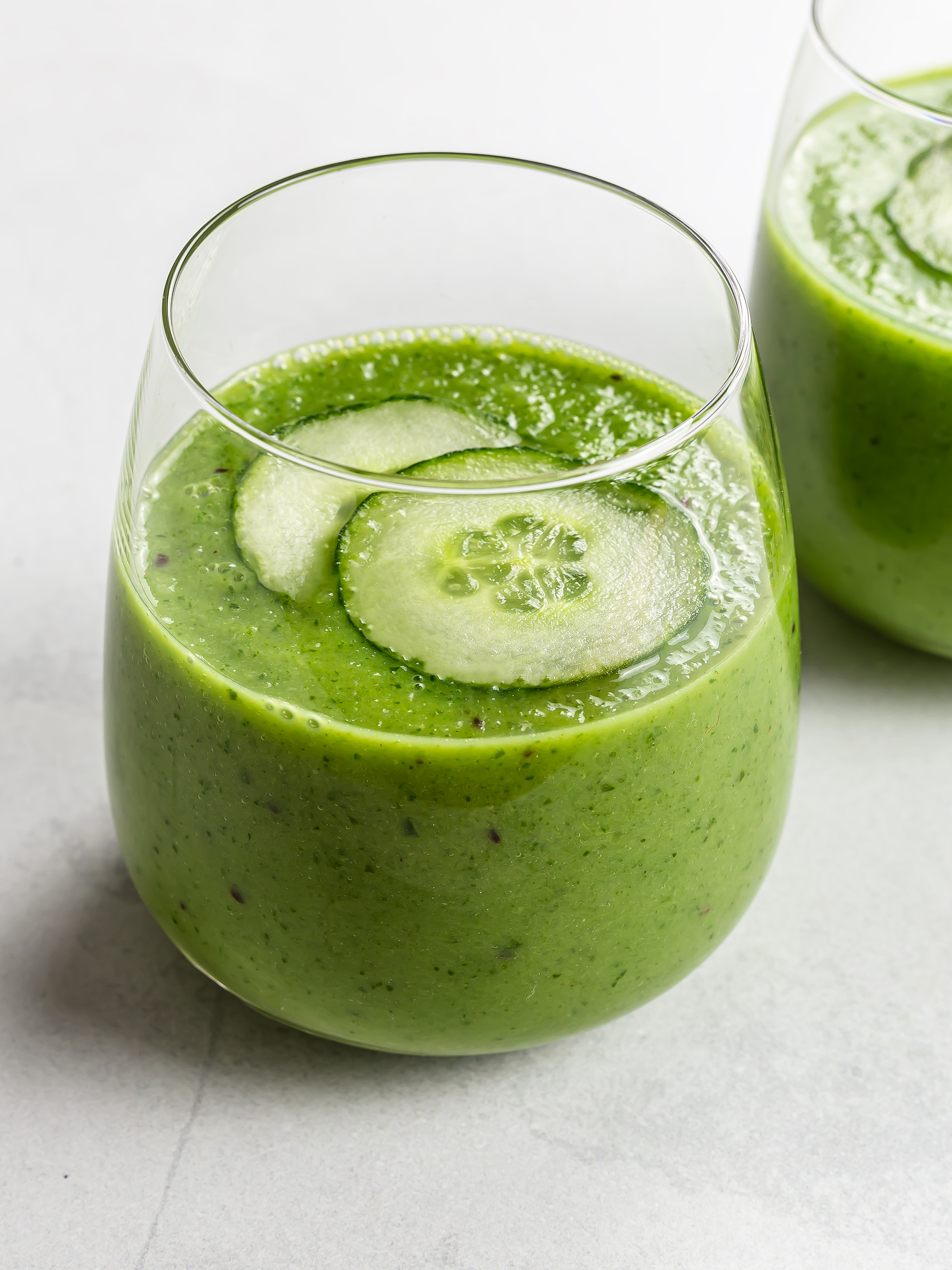 Alkaline Smoothie with Kiwi and Cucumber