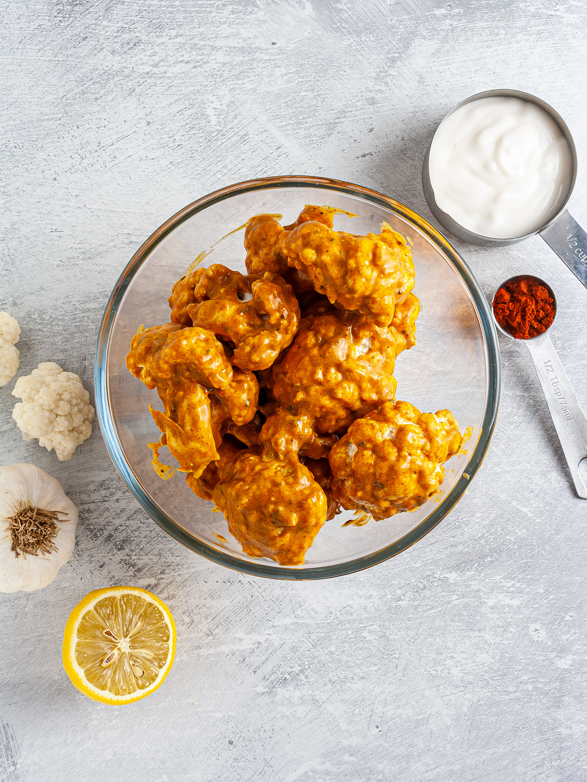 Cauliflowers coated in tandoori sauce