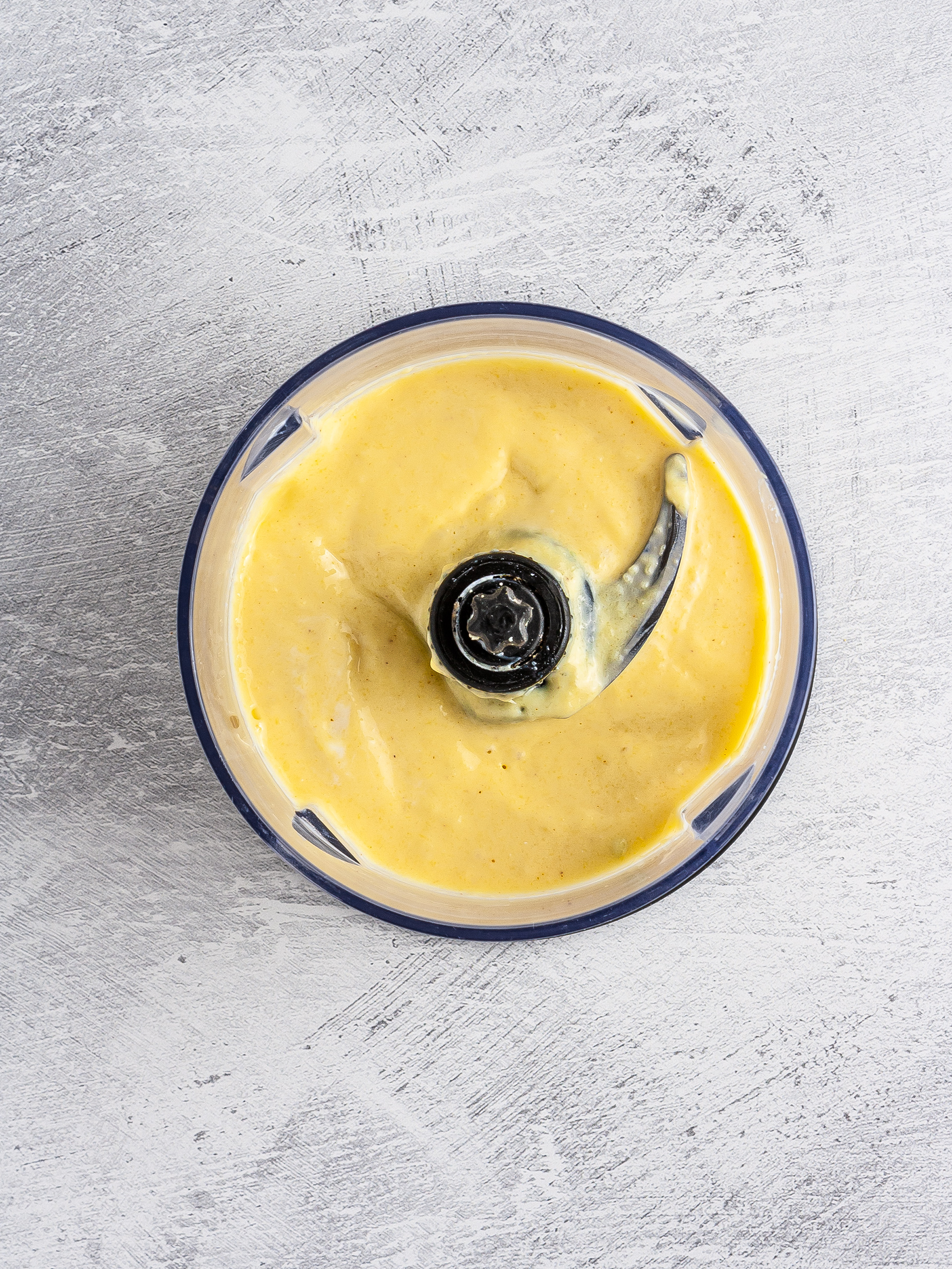 Mango yogurt smoothie