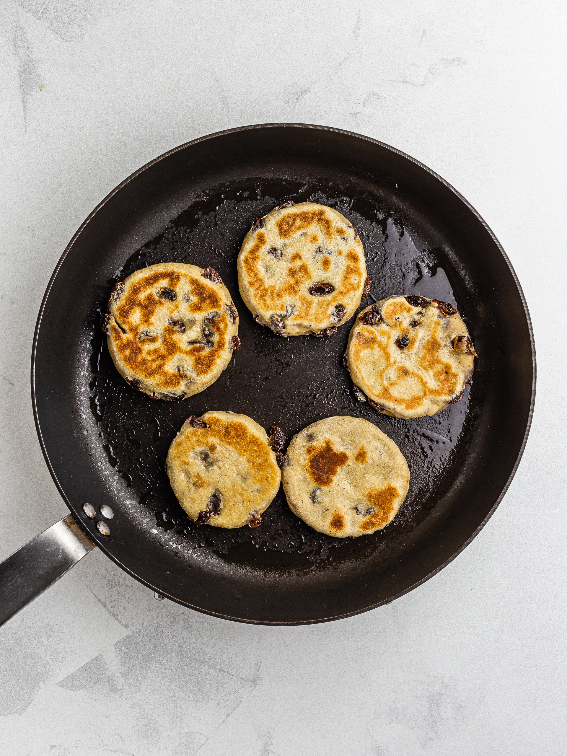 how to cook welsh cakes with a skillet