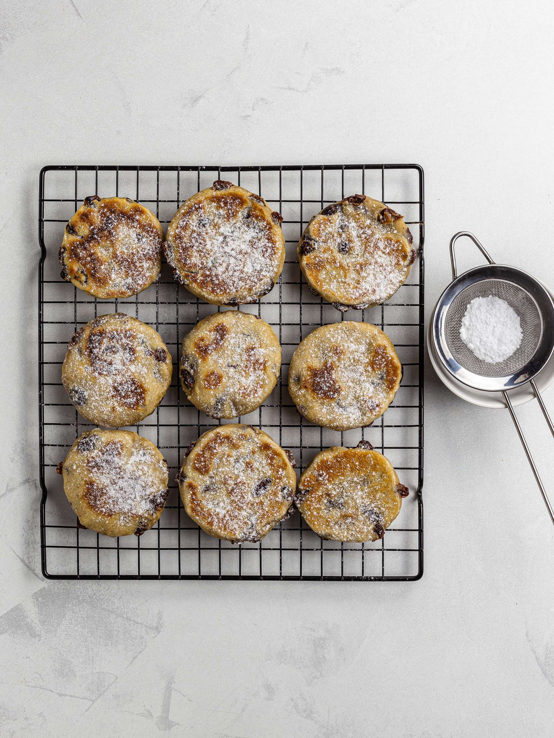 vegan welsh cakes dusted with erythritol