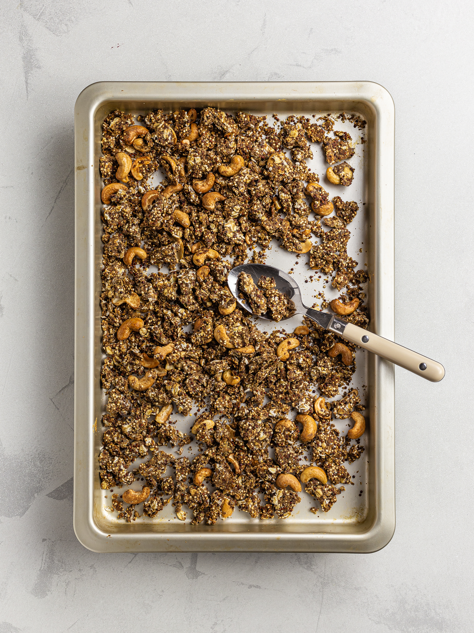 baked cashew granola