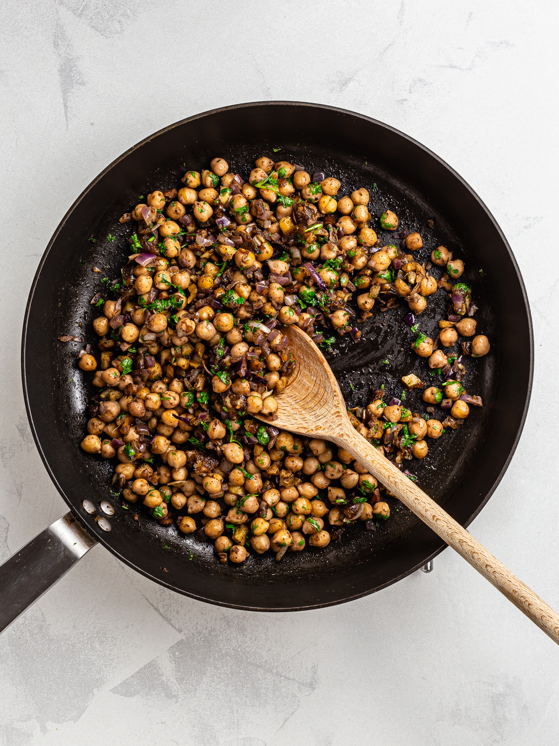 vegan kibbeh filling with chickpeas