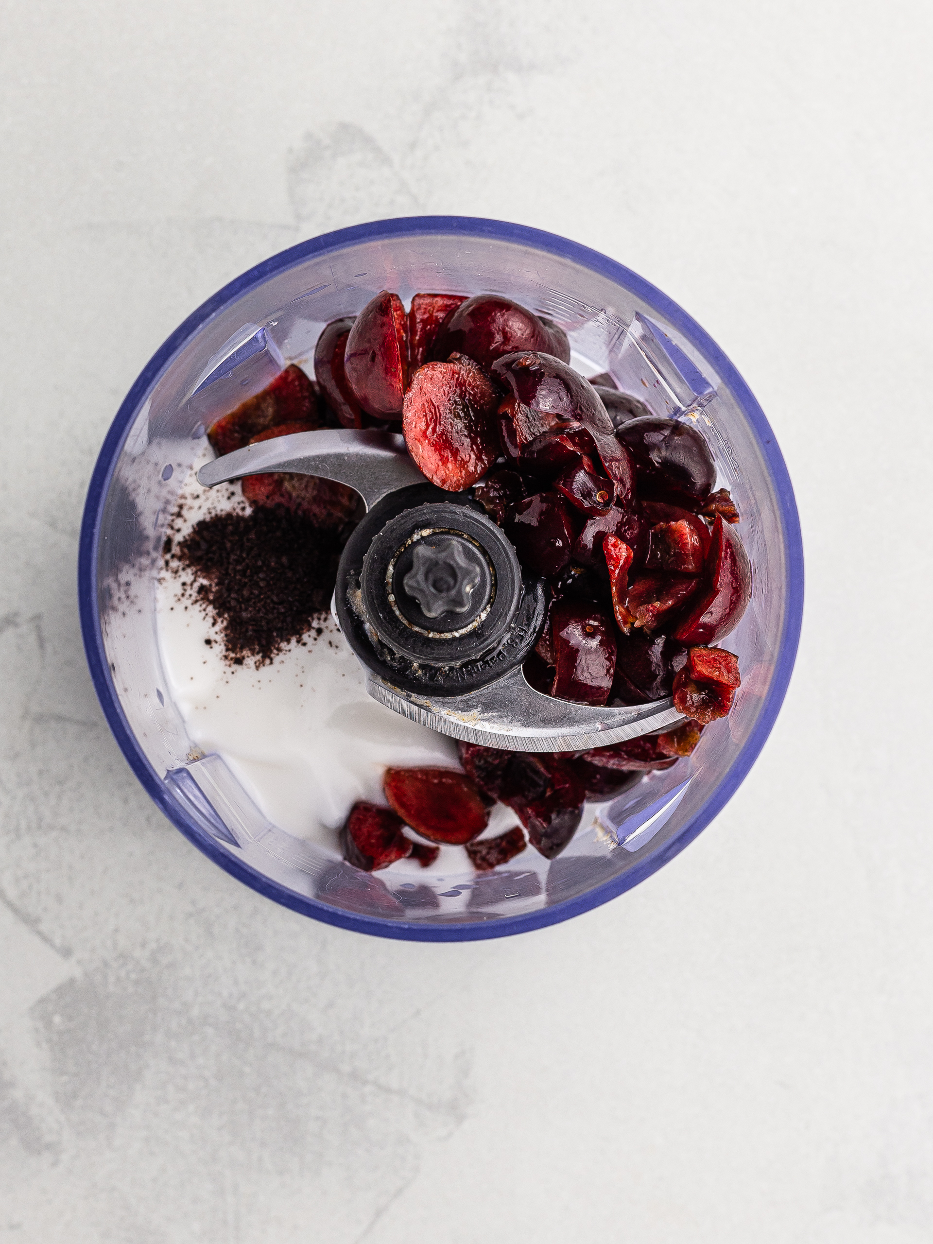 cherries with yogurt and acai