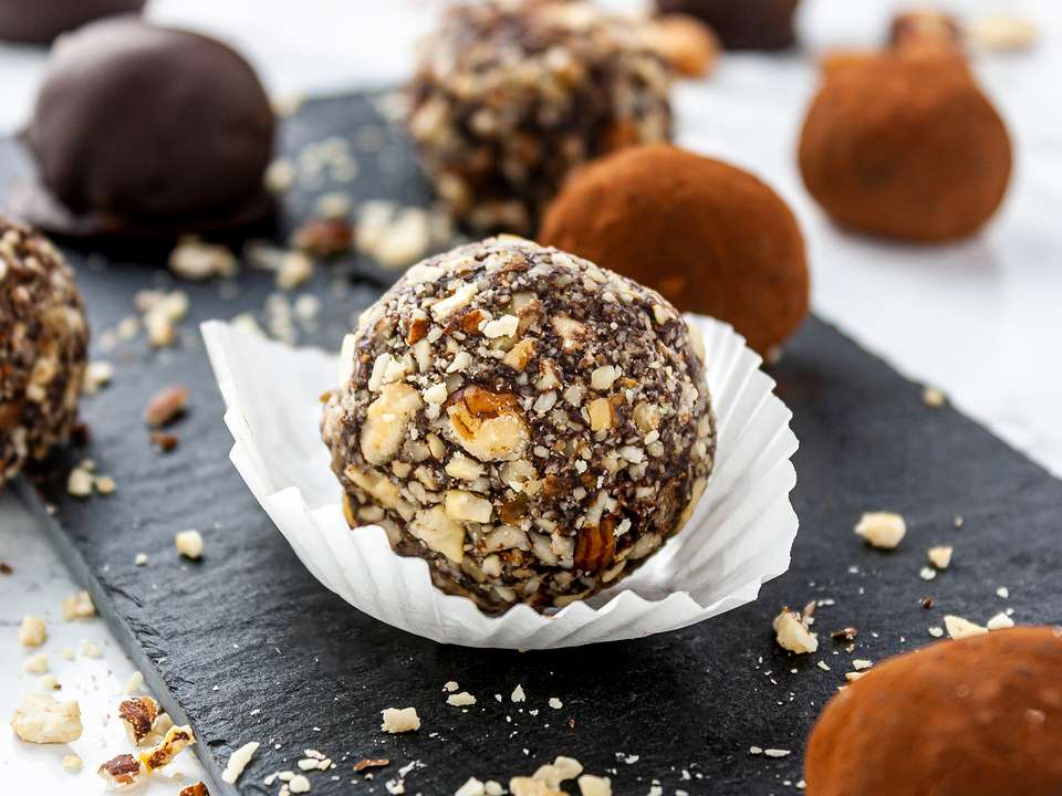 Chocolate Honey Truffles Recipe | Foodaciously