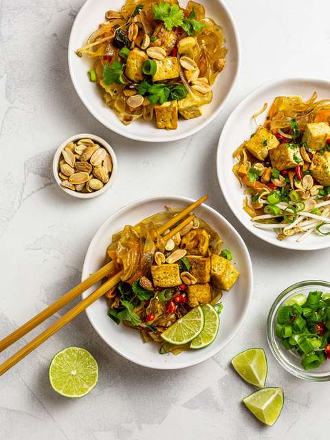 Tofu Pad Med Mamuang (Thai Cashew Chicken, but Vegan!) | Foodaciously