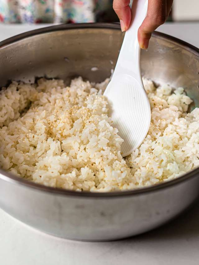 Kombu Onigiri (Kelp Tsukudani Rice Balls) | Foodaciously