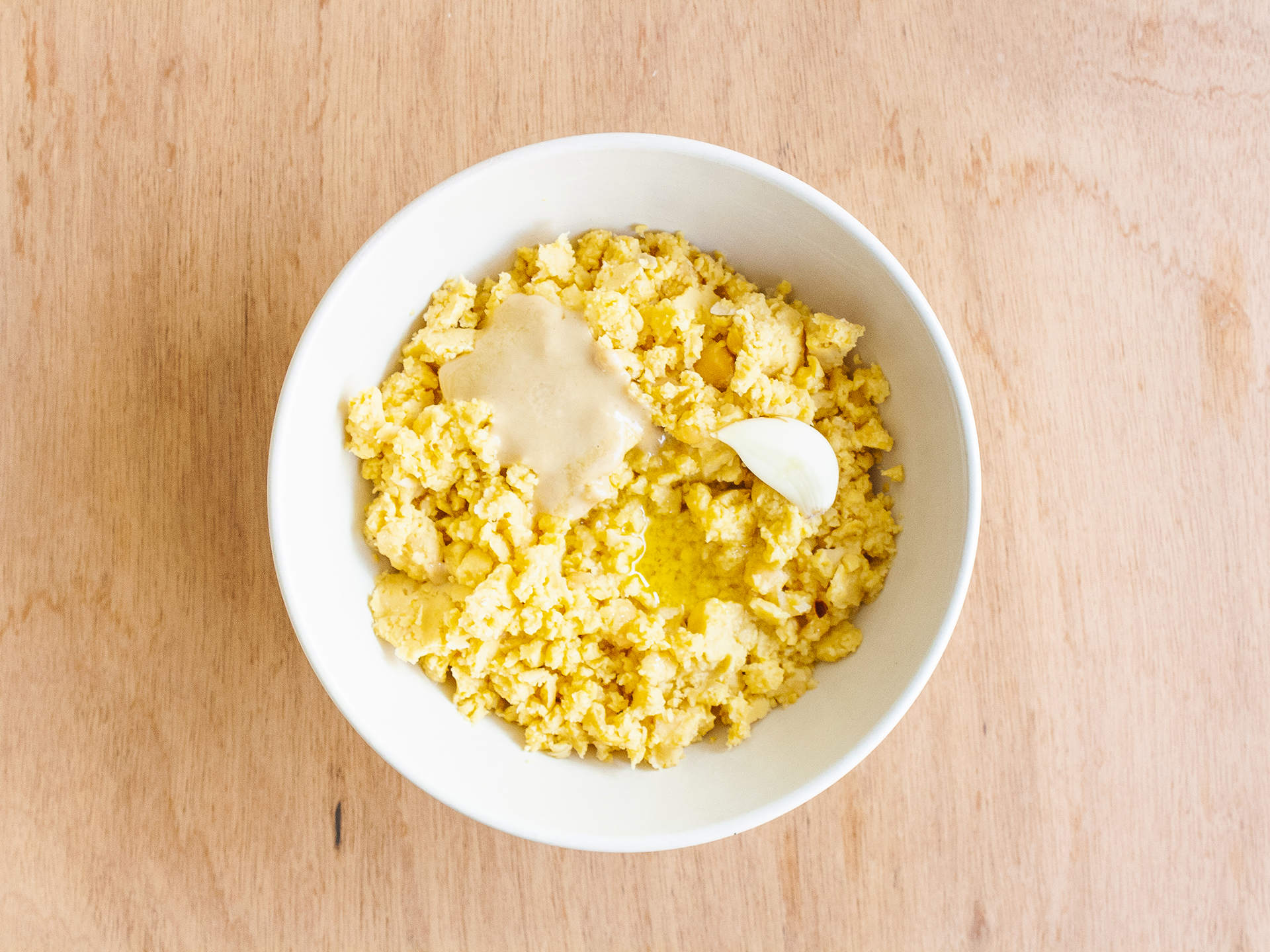 Tahini and garlic with chickpeas