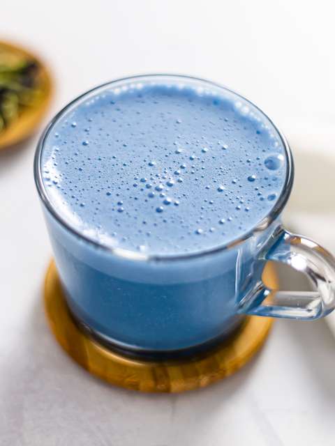 Butterfly Pea Latte (with Flowers or Powder) | Foodaciously