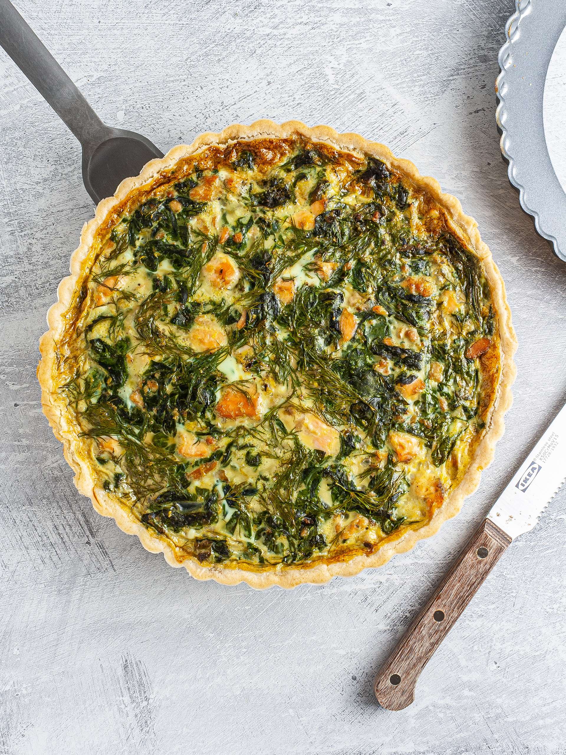 Baked salmon and spinach quiche