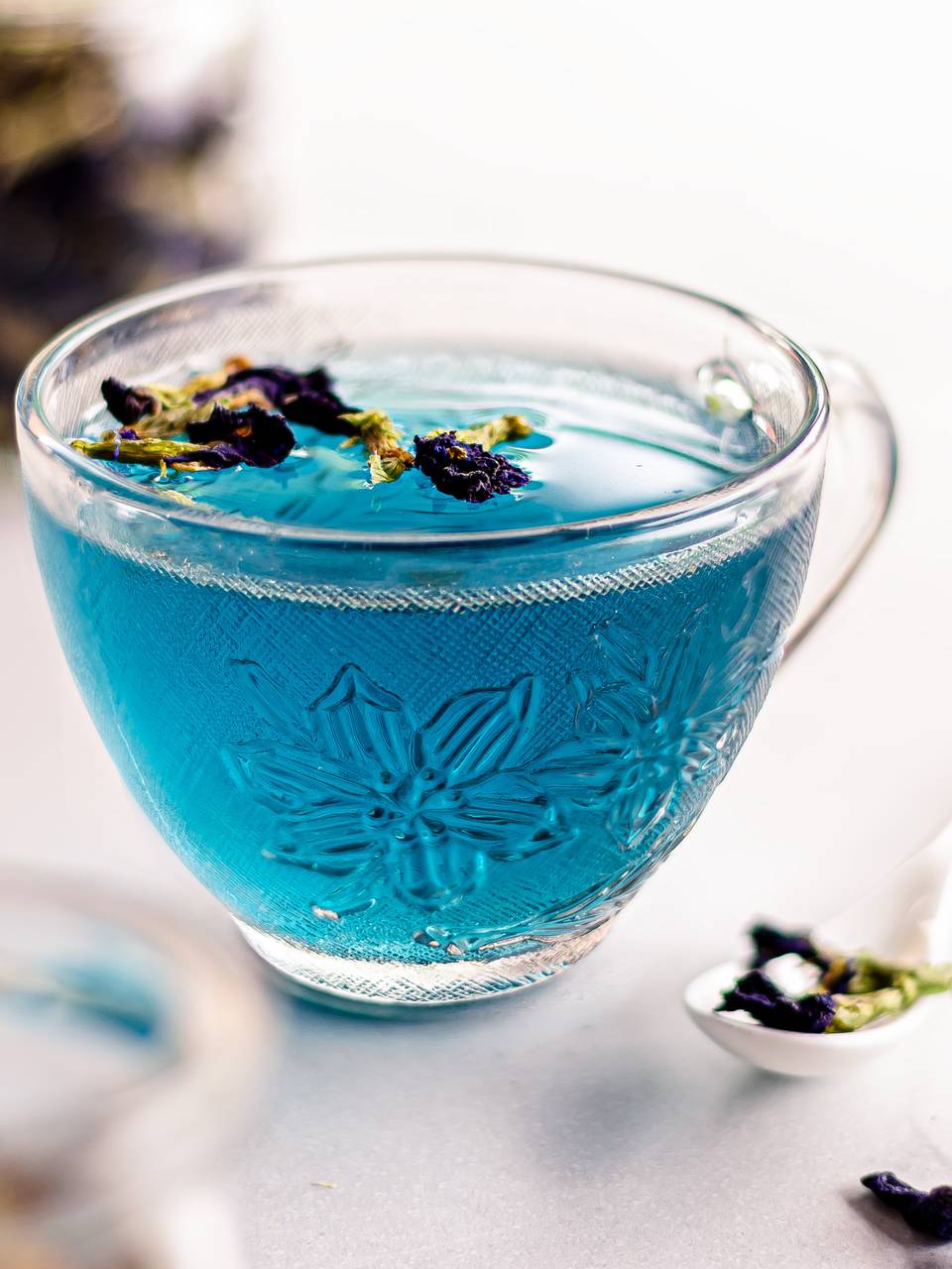 Butterfly Pea Latte (with Flowers or Powder) | Foodaciously